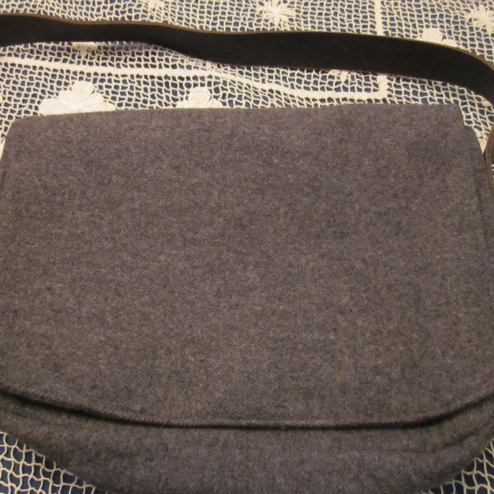 AMERICAN EAGLE OUTFITTERS*Gray WOOL  HANDBAG*LINED